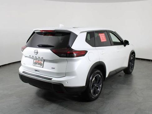 Certified 2024 Nissan Rogue SV FWD image 16