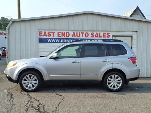 Used 2012 Subaru Forester 2.5X Premium AWD/4WD image 2