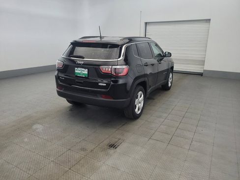 Used 2017 Jeep Compass Latitude w/ Popular Equipment Group AWD/4WD image 9
