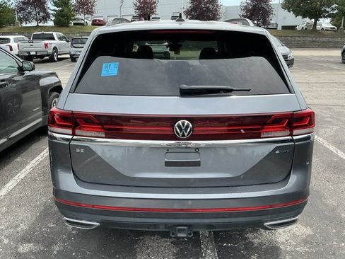 Used 2025 Volkswagen Atlas SE AWD/4WD image 9