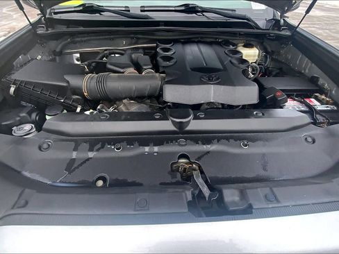 Used 2015 Toyota 4Runner SR5 image 29