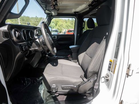 Used 2023 Jeep Wrangler Unlimited Sport AWD/4WD image 9