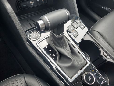 Certified 2025 Kia Sportage SX image 38