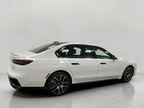 Certified 2025 BMW 760i xDrive w/ Executive Package image 2