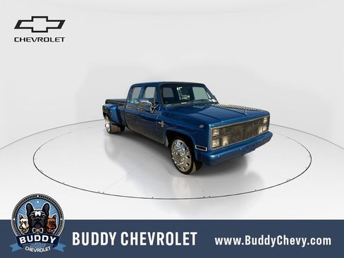 Used 1988 Chevrolet Silverado 3500 2WD Crew Cab image 2