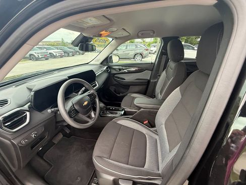 Used 2025 Chevrolet TrailBlazer LT FWD image 14