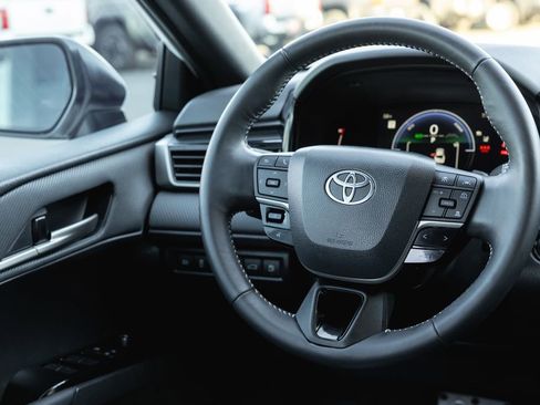 Certified 2025 Toyota Camry SE w/ Convenience Package FWD image 14