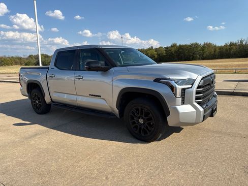Used 2024 Toyota Tundra Limited AWD/4WD image 13
