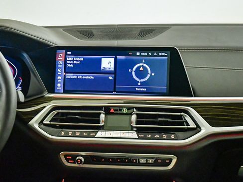 Certified 2021 BMW X7 M50i w/ Dynamic Handling Package image 16