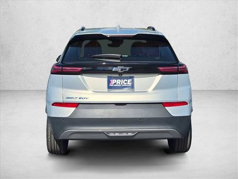 Used 2023 Chevrolet Bolt EUV Premier w/ Sun & Sound Package FWD image 7