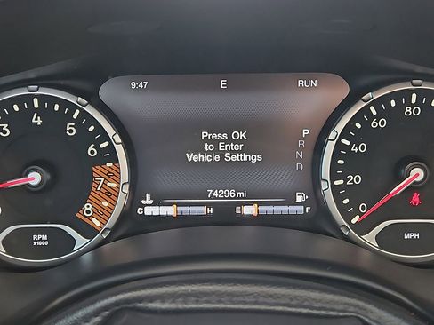Used 2020 Jeep Renegade Limited w/ UConnect 8.4 Nav Group AWD/4WD image 22