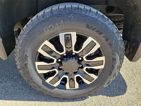 New 2026 GMC Sierra 2500 Denali Ultimate image 9