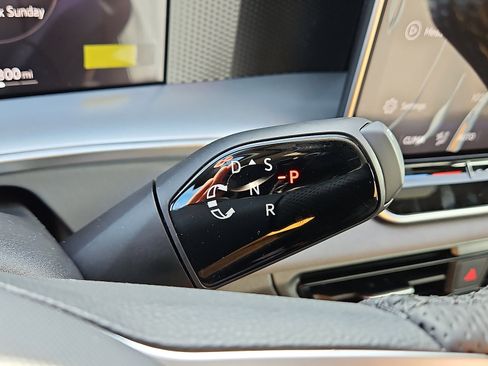 New 2026 Volkswagen Tiguan SE R-Line image 20