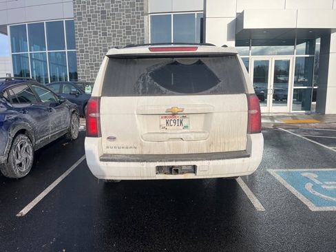 Used 2018 Chevrolet Suburban LT image 3