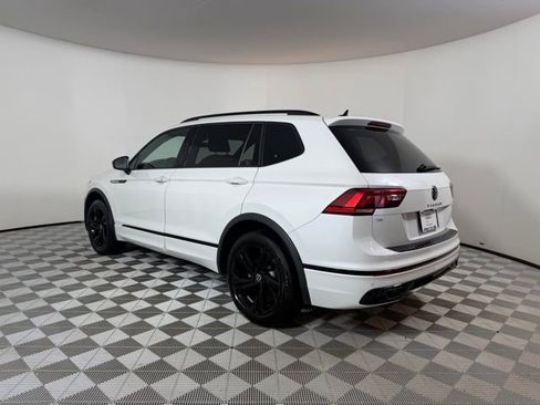 Used 2023 Volkswagen Tiguan SE R-Line image 5