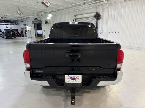 Used 2022 Toyota Tacoma SR5 image 25