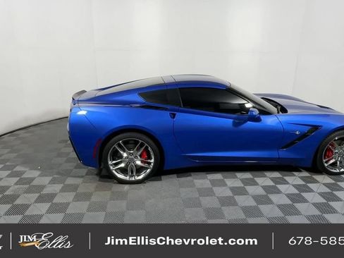 Used 2019 Chevrolet Corvette Stingray Coupe w/ 1LT image 10
