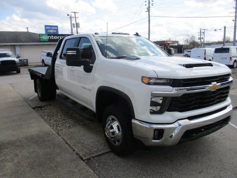 Used 2024 Chevrolet Silverado 3500 LT w/ Convenience Package image 3