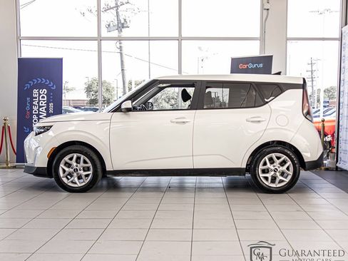 Used 2023 Kia Soul LX w/ Option Group 015 FWD image 6