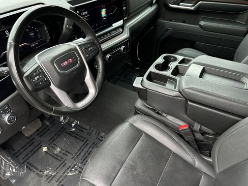Used 2024 GMC Sierra 1500 SLT image 12
