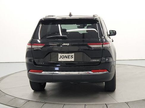 Used 2024 Jeep Grand Cherokee Laredo RWD image 7