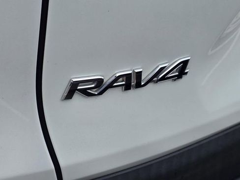 Used 2023 Toyota RAV4 XLE Premium FWD image 29