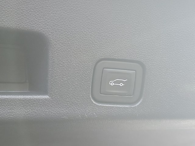 Used 2024 GMC Acadia Elevation w/ LPO, Floor Liner Package FWD image 8