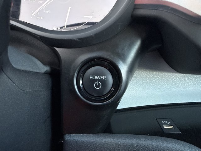 Used 2025 Toyota Sienna XLE FWD image 24