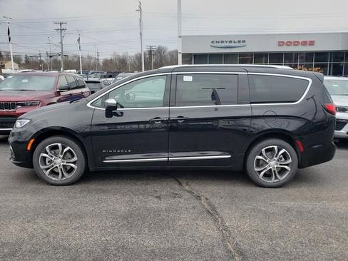 New 2026 Chrysler Pacifica Pinnacle AWD/4WD image 2