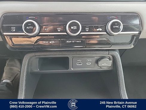 Used 2023 Honda Pilot LX image 9