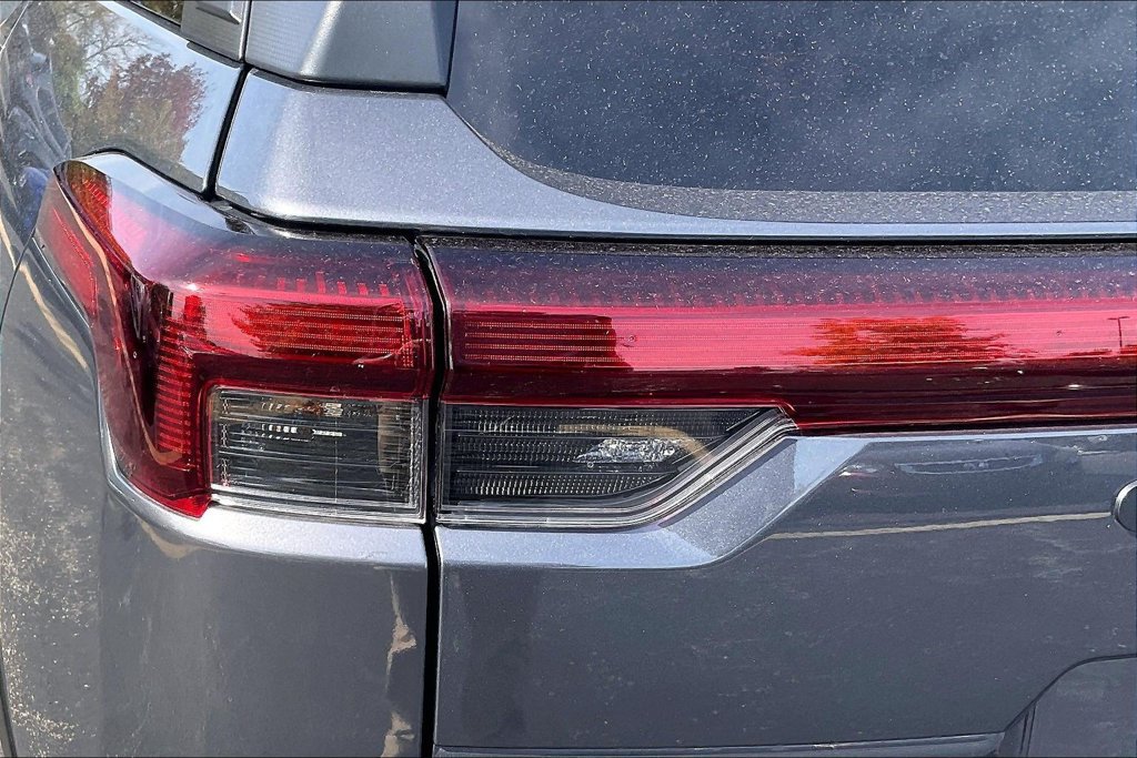 Certified 2026 Subaru Outback Limited AWD/4WD image 32
