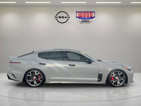 Used 2021 Kia Stinger GT2 image 2