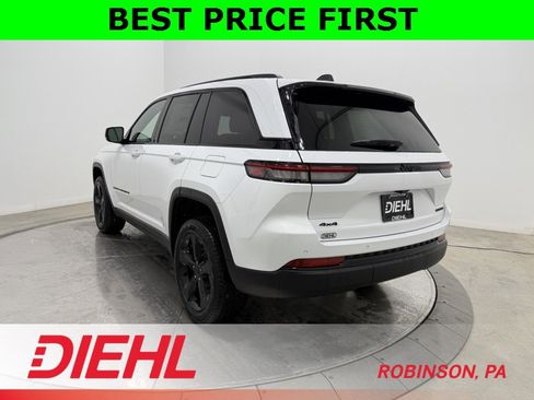 New 2025 Jeep Grand Cherokee Limited w/ Black Appearance Package image 5