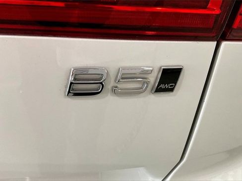 Certified 2023 Volvo XC60 B5 Plus image 8