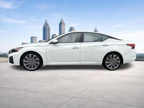 Certified 2025 Nissan Altima 2.5 SL FWD image 22