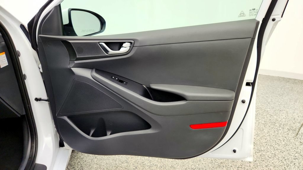 Used 2019 Hyundai Ioniq Electric FWD image 25