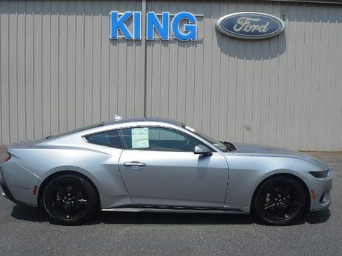 Certified 2026 Ford Mustang Premium RWD image 5
