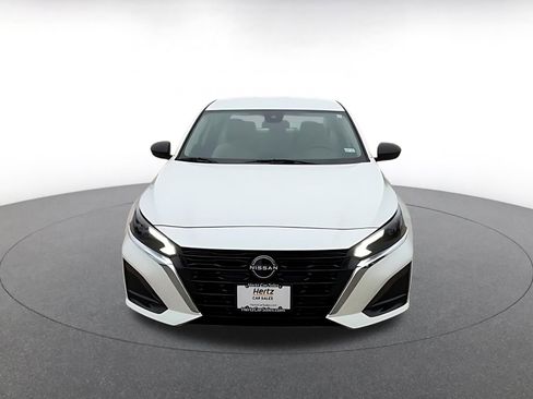 Used 2025 Nissan Altima 2.5 SV image 4