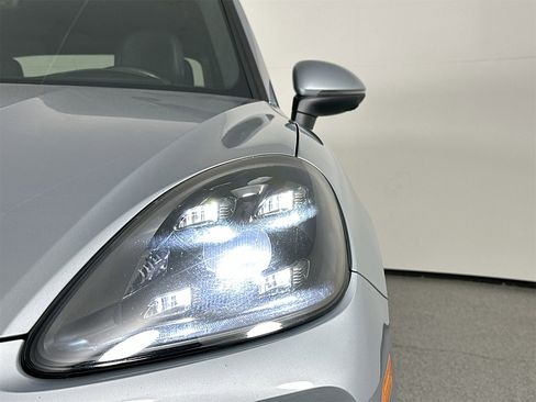 Certified 2020 Porsche Cayenne image 15