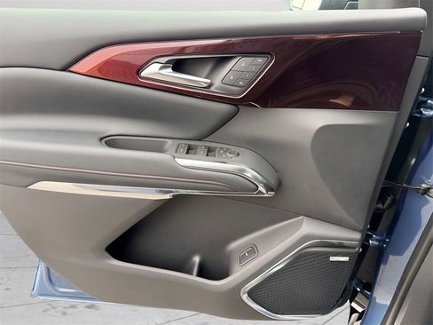 New 2026 Chevrolet Traverse RS w/ LPO, Floor Liner Package image 20