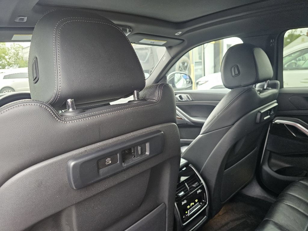 Used 2021 BMW X6 xDrive40i w/ Convenience Package AWD/4WD image 38