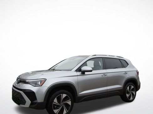 New 2026 Volkswagen Taos SE AWD/4WD image 2