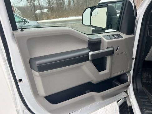 Used 2019 Ford F150 XLT w/ Equipment Group 302A Luxury image 12