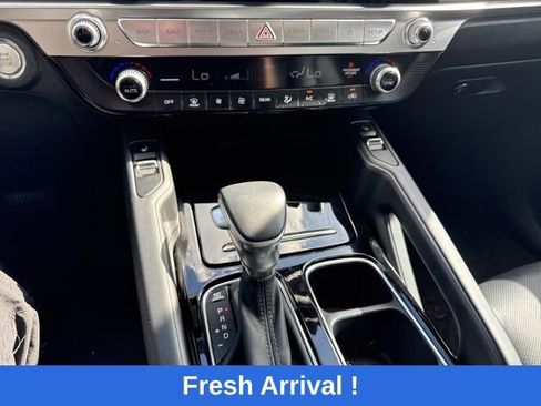 Used 2023 Kia Telluride S w/ S Sunroof Package FWD image 9