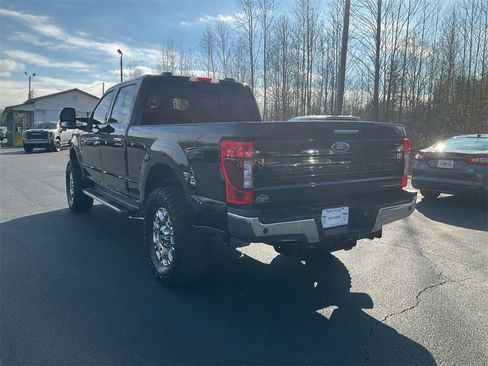 Used 2022 Ford F250 Lariat w/ Chrome Package image 7