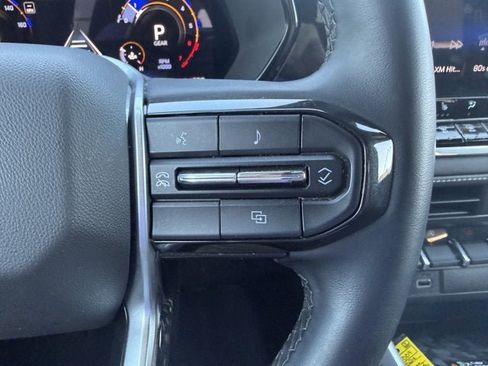 Used 2024 Chevrolet Colorado LT w/ LT Convenience Package II RWD image 18