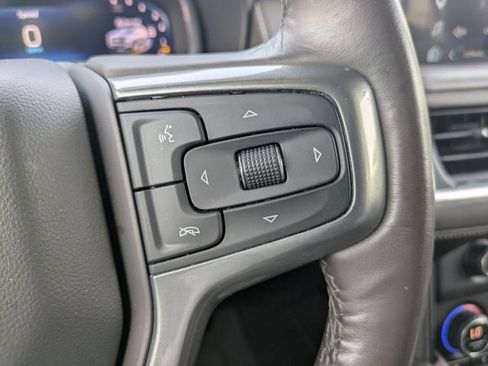 Used 2022 Chevrolet Tahoe Z71 w/ Luxury Package AWD/4WD image 17