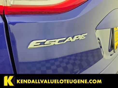 Used 2015 Ford Escape SE w/ Equipment Group 201A AWD/4WD image 11