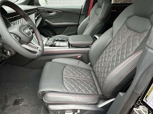 New 2026 Audi SQ8 Prestige image 9