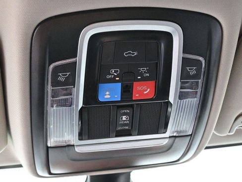 Used 2024 RAM 2500 Laramie AWD/4WD image 26